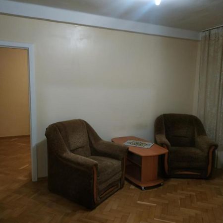 Дворец Украина Двухкомнатная Kyiv Exterior photo
